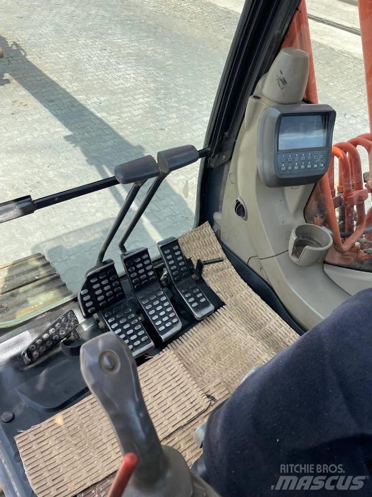 Hitachi ZX 180 Pásová rýpadla