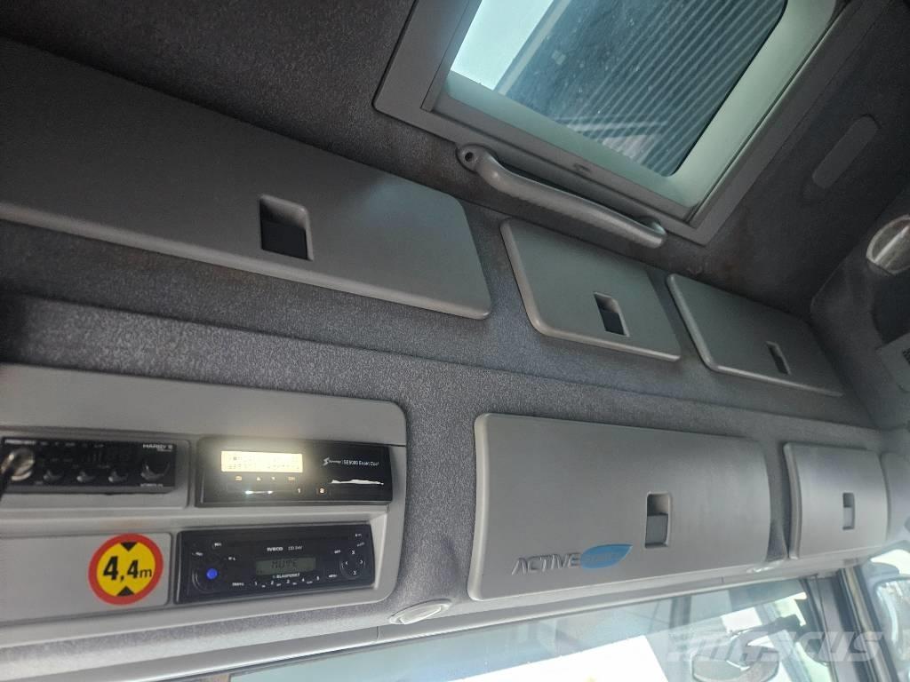 Iveco Stralis 6x2 Skříňová nástavba