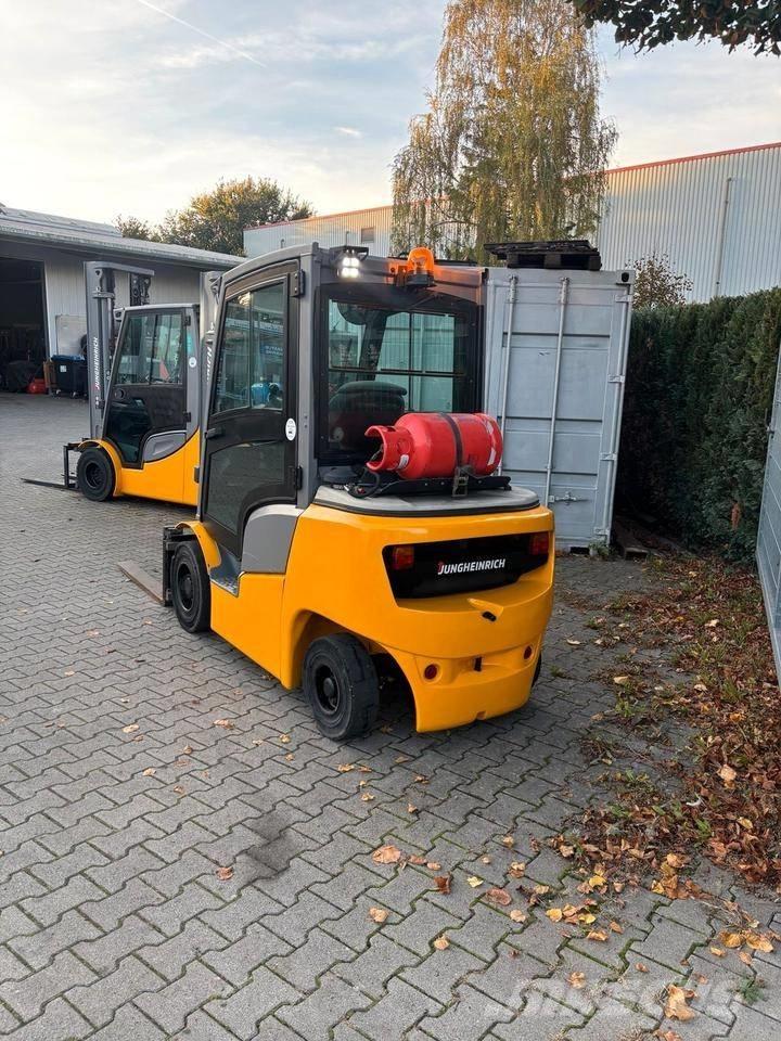 Jungheinrich TFG 425 LPG vozíky