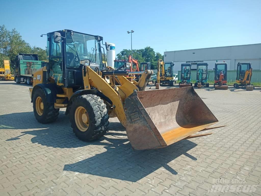 CAT 908 M Kolové nakladače