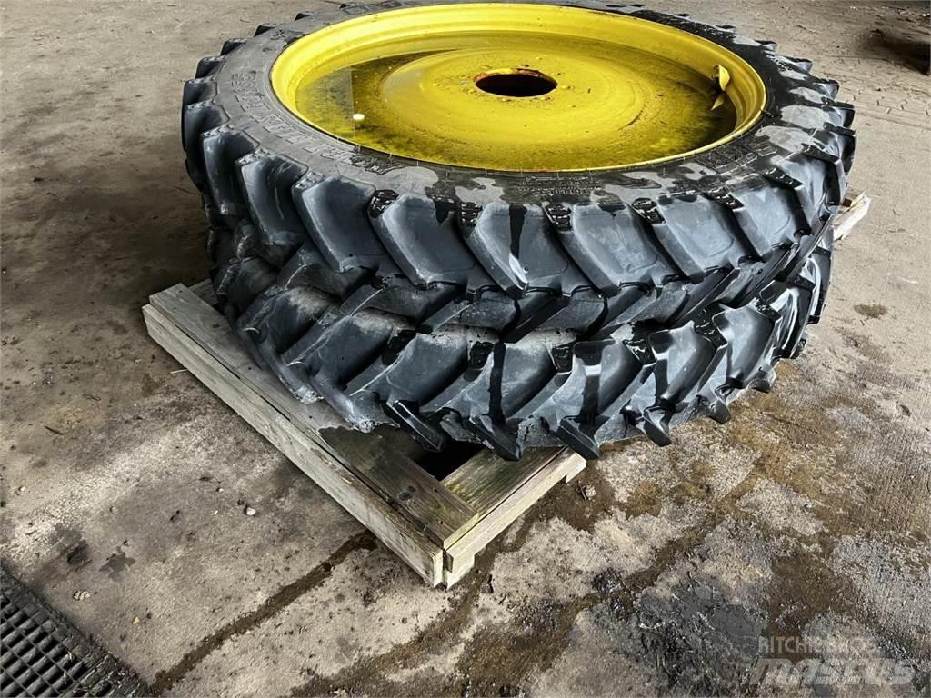 BKT 270/95R48 Pneumatiky, kola a ráfky