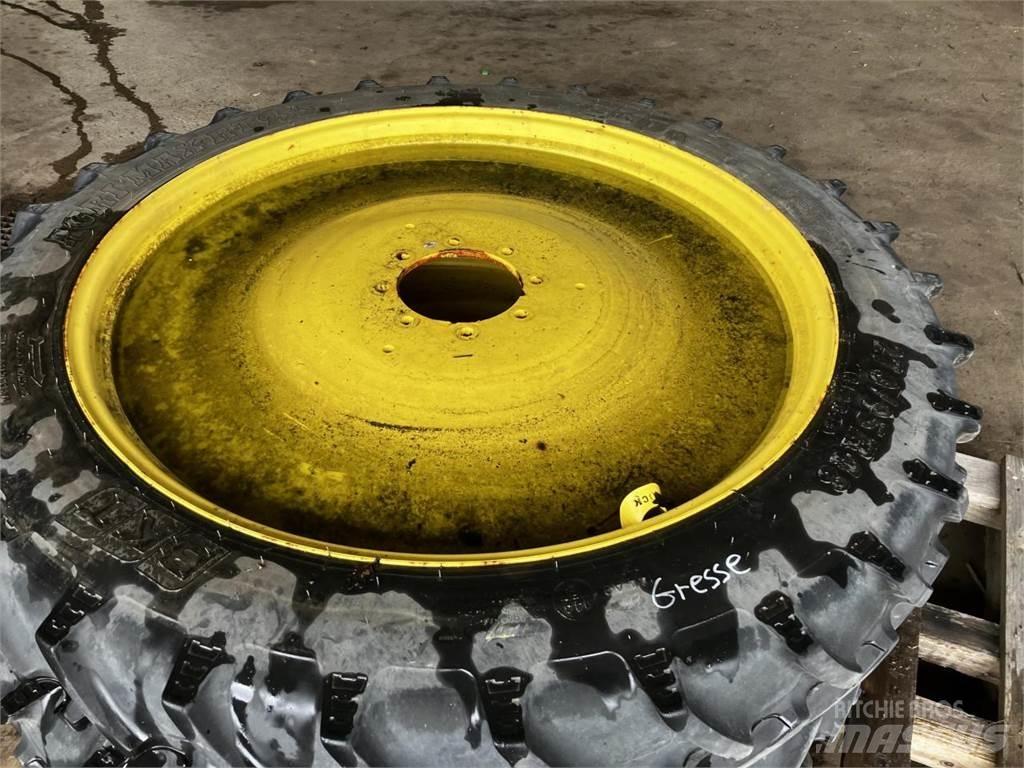 BKT 270/95R48 Pneumatiky, kola a ráfky