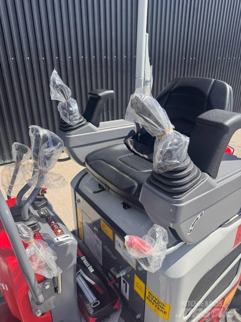 Takeuchi TB 210 R Mini rýpadla < 7t