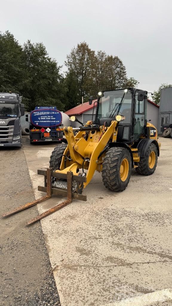 CAT 908 Kolové nakladače