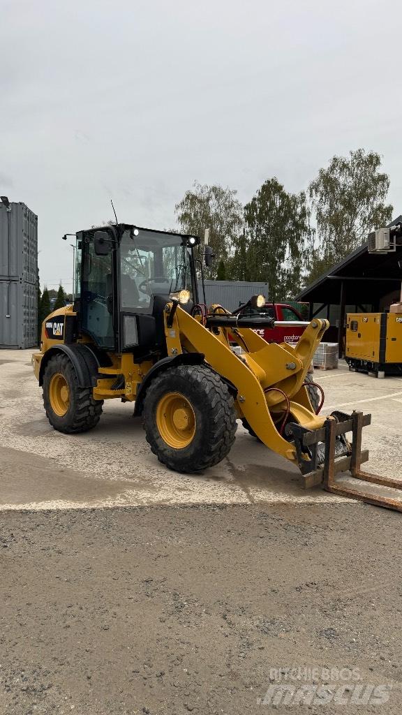CAT 908 Kolové nakladače
