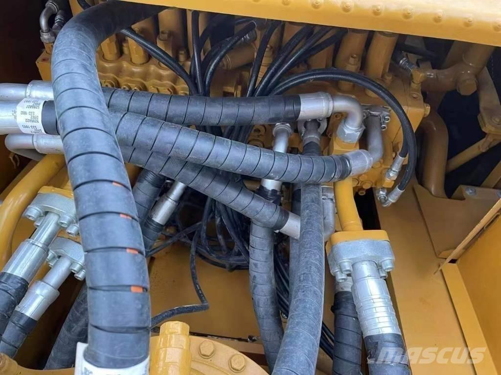 CAT 330 D Pásová rýpadla