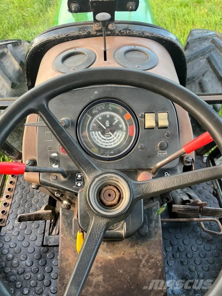 John Deere 1950 Traktory