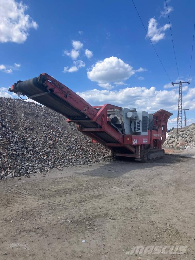 Sandvik QJ 340 Mobilní drtiče