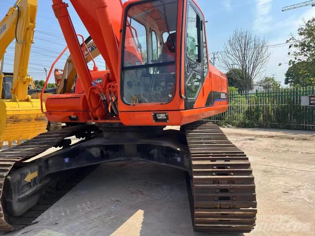 Doosan 300-7 Pásová rýpadla