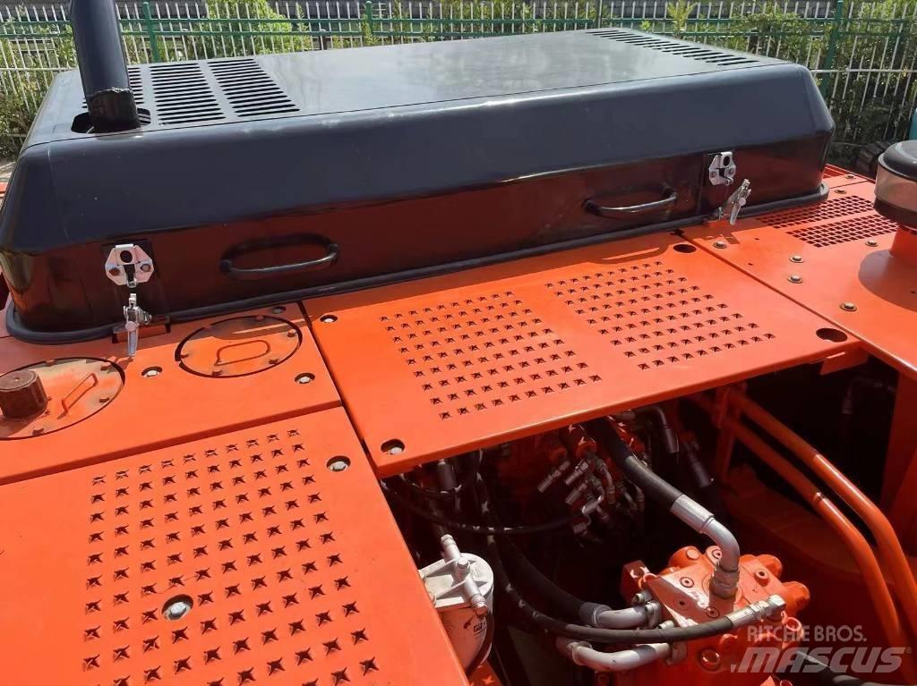 Doosan 300-7 Pásová rýpadla