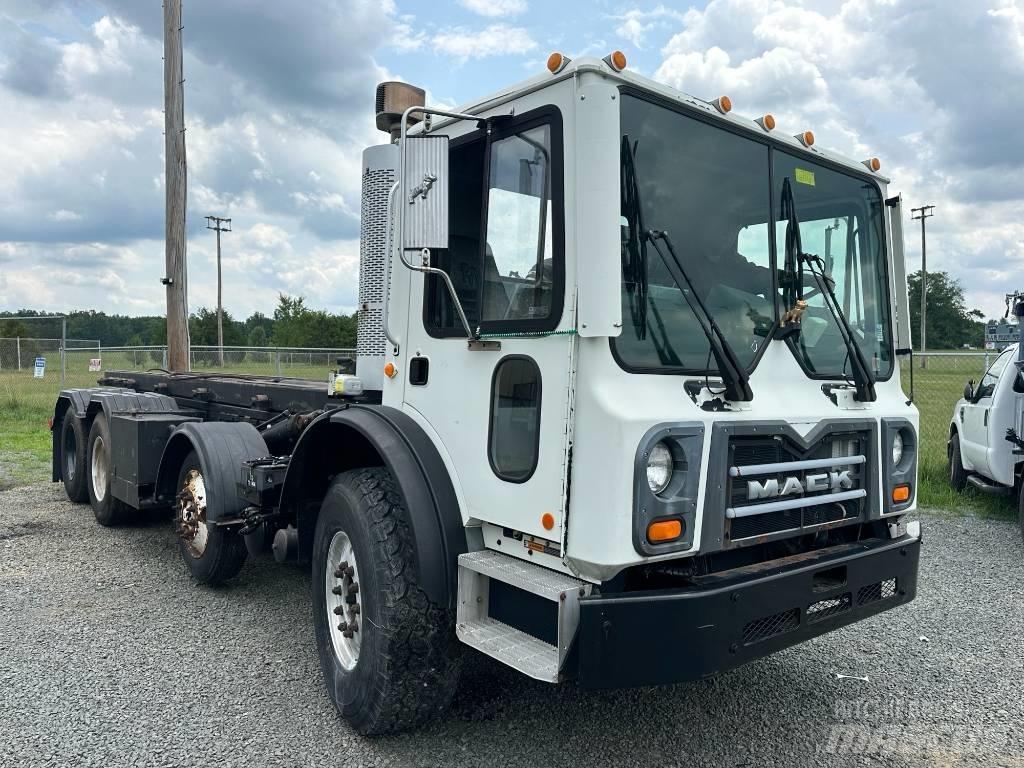 Mack MRU613 Popelářské vozy