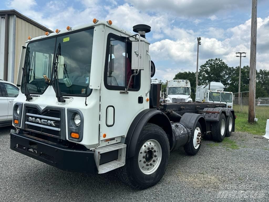 Mack MRU613 Popelářské vozy