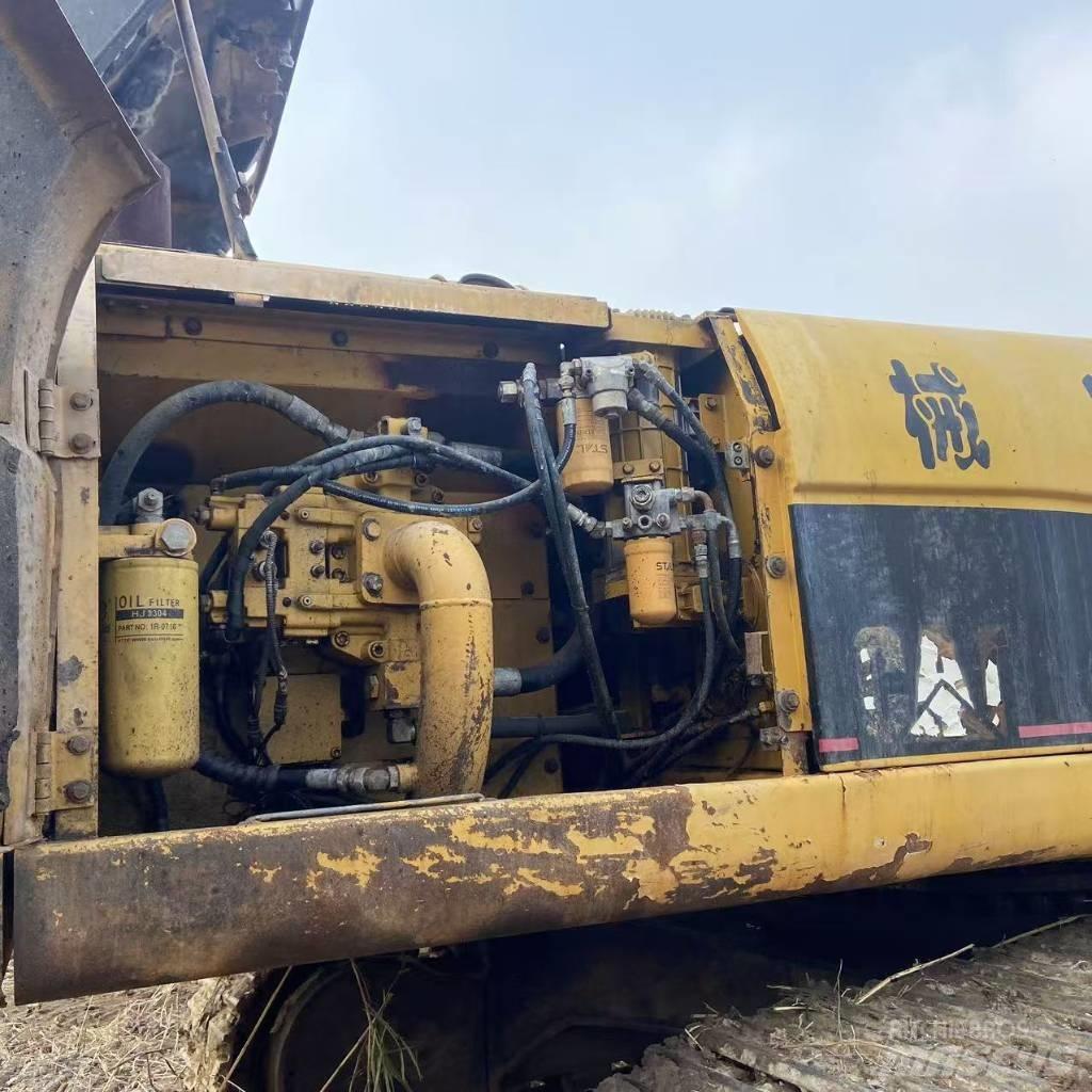 CAT 330 CL Pásová rýpadla