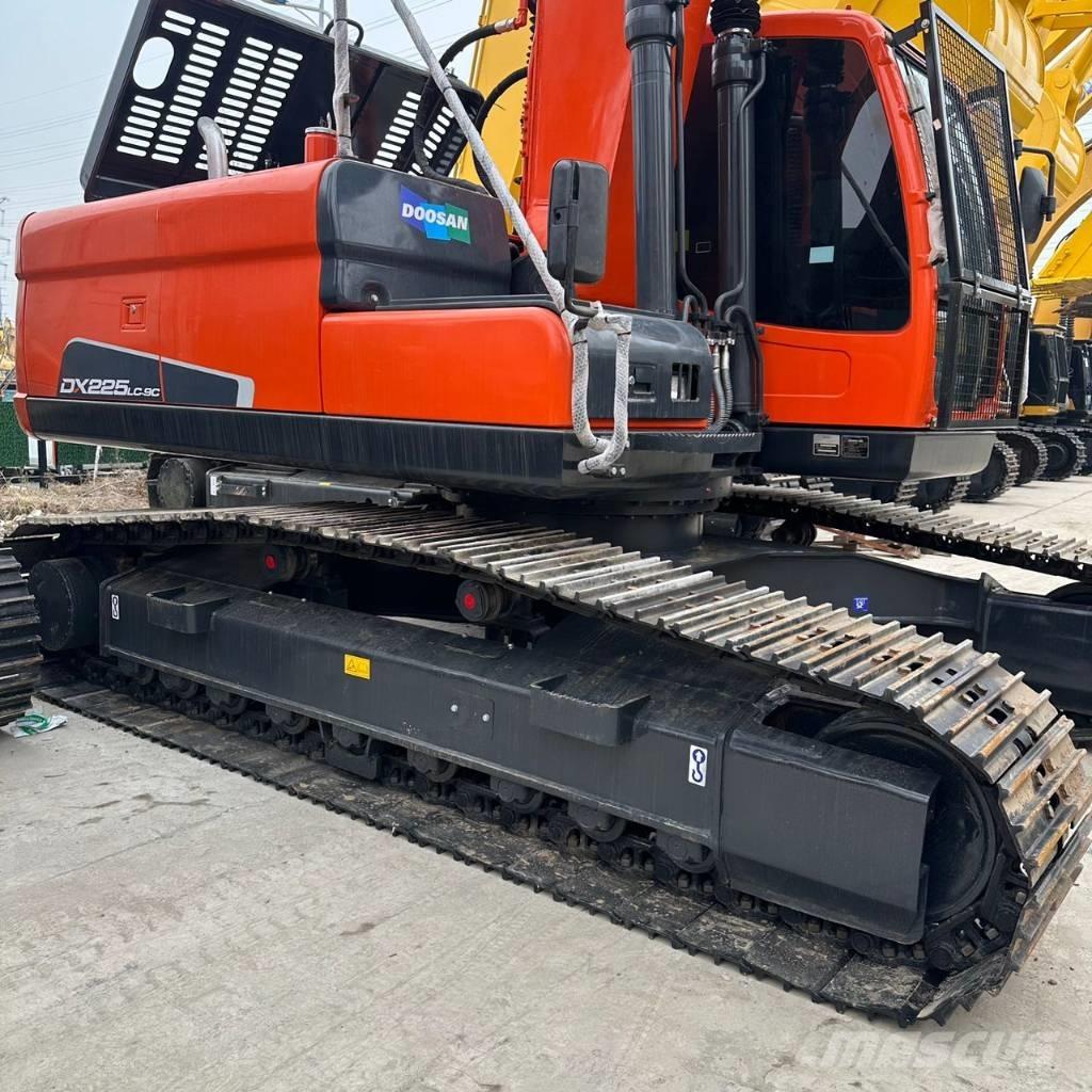 Doosan DX225LC-9 Pásová rýpadla