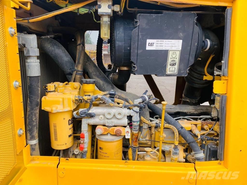 CAT D 6 K LGP Pásové dozery