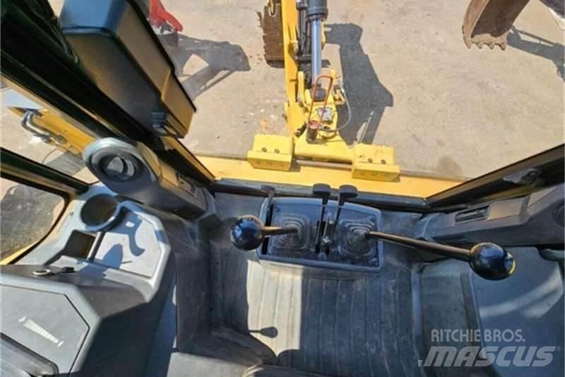 CAT 426F2 TLB Rýpadlo-nakladače