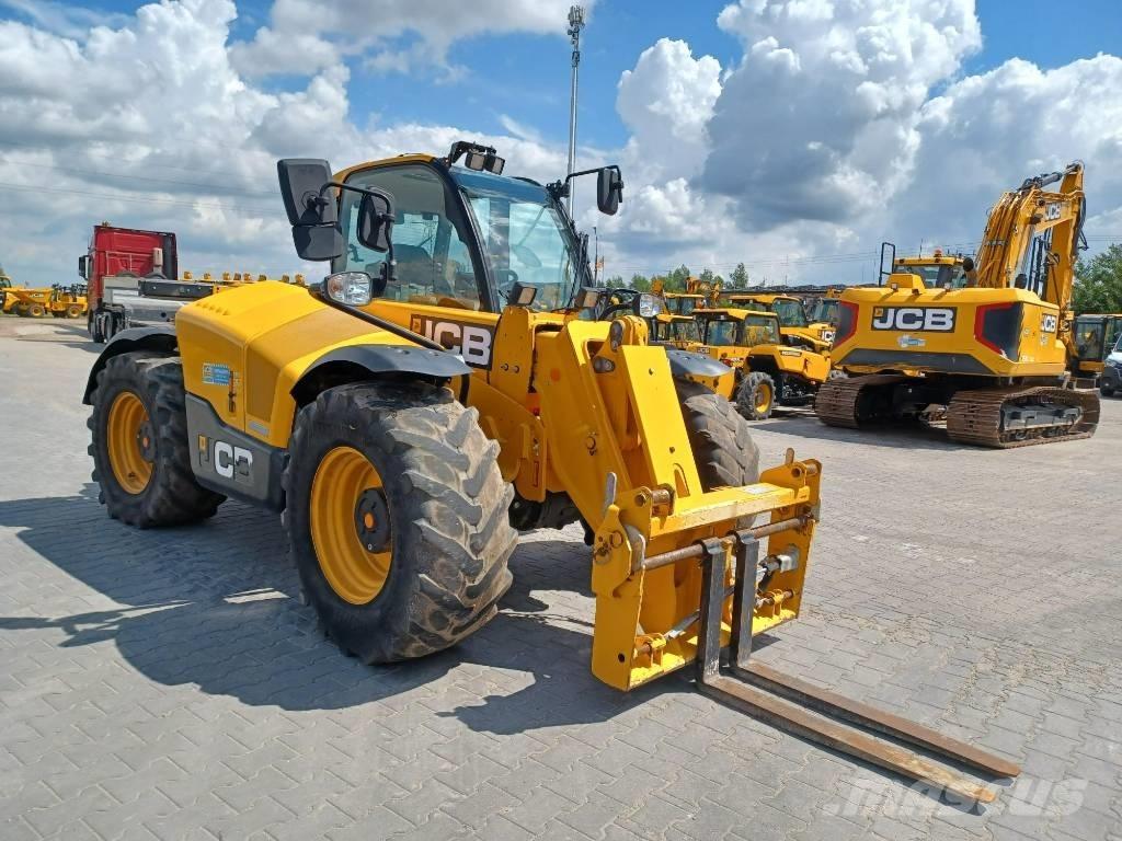 JCB 538-60 Agri Teleskopické kolové nakladače