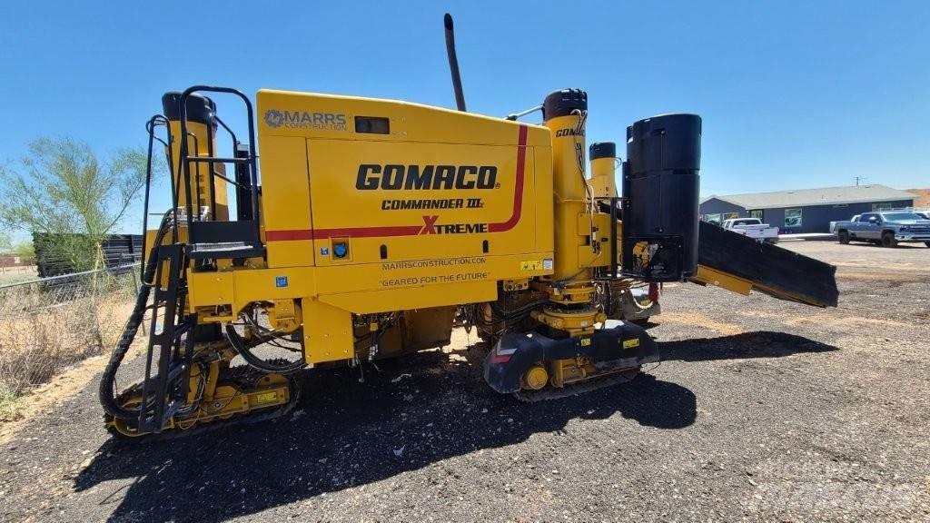 Gomaco Commander III Stroje na betonové dlaždice