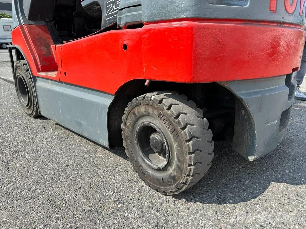 Toyota 7 FB 25 Akumulátorové vozíky