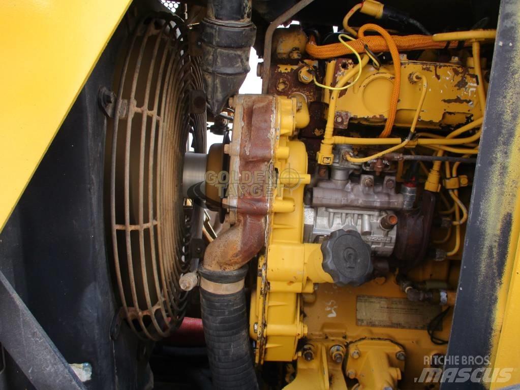 CAT CS 533 E Roller Tahačové válce