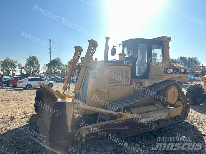 CAT D 8 R Pásové dozery