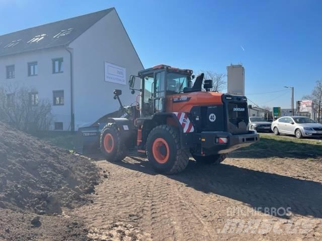 Doosan DL 200 Kolové nakladače