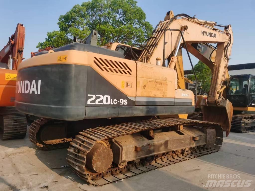 Hyundai 220lc-9s Midi rýpadla 7t - 12t