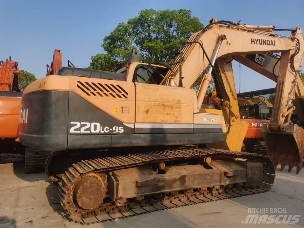 Hyundai 220lc-9s Midi rýpadla 7t - 12t