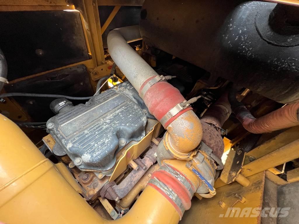 CAT 824H Kolové dozery