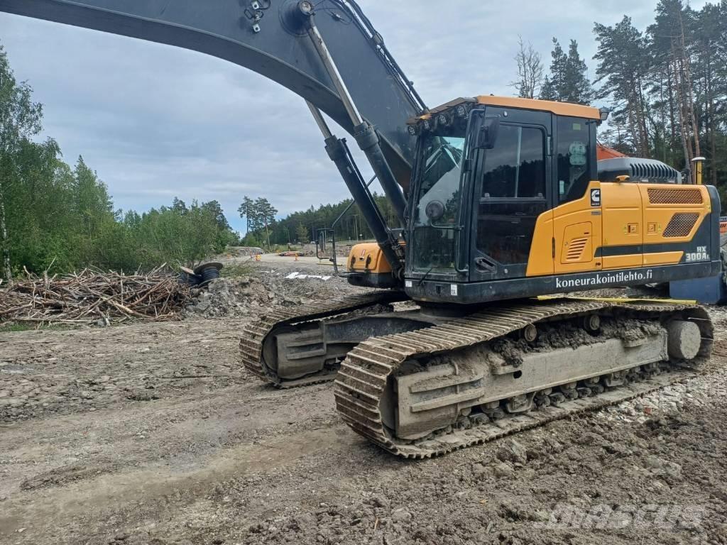 Hyundai HX 300 AL Pásová rýpadla