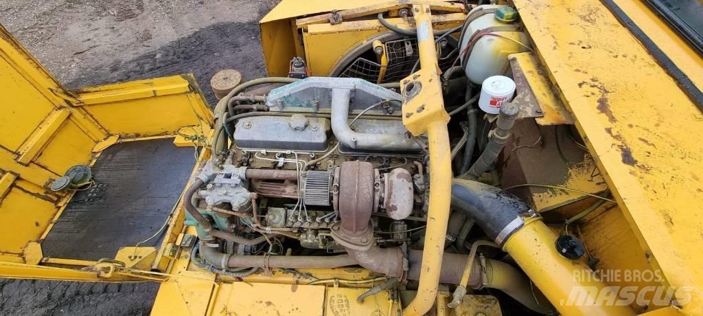 Volvo A 25 C 6x6 Kloubové dempry