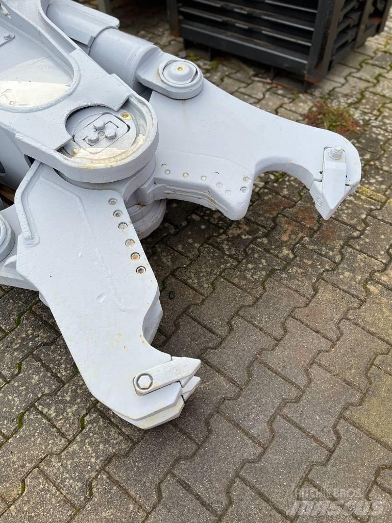 Furukawa V-17M Frézy, nůžky
