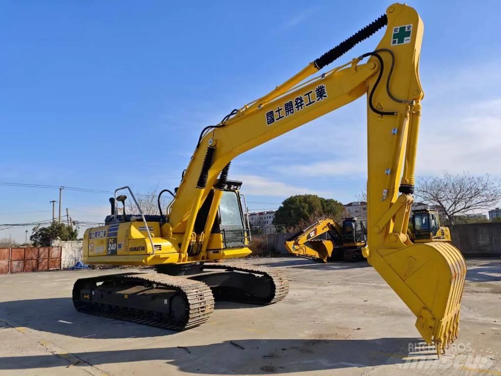 Komatsu PC 240-8 Pásová rýpadla