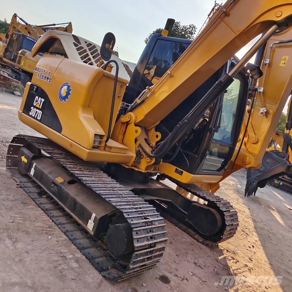 CAT 307 D Midi rýpadla 7t - 12t