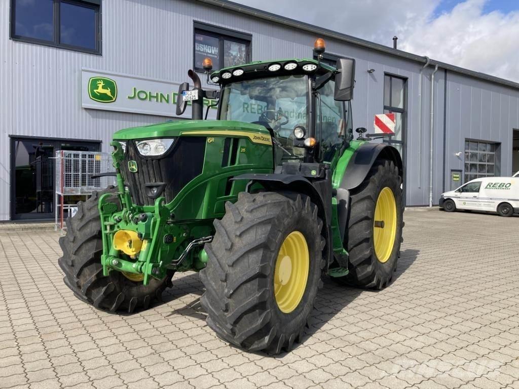 John Deere 6R215 Traktory