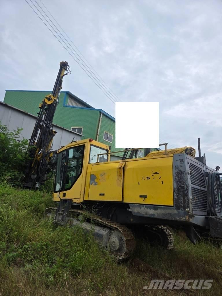 Atlas Copco ROC F9 Povrchové vrtací stroje