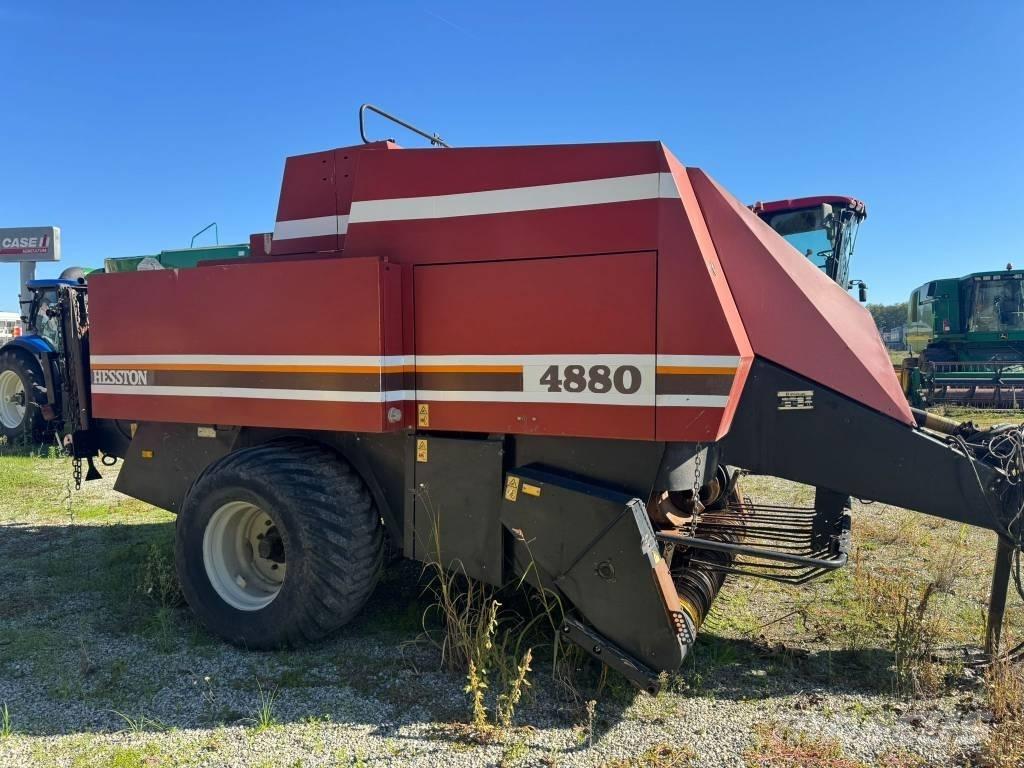 Hesston 4880 Lis na hranaté balíky