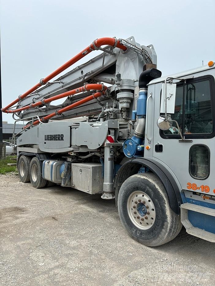 Liebherr 37Z4XXT Nákladní auta s čerpadly betonu
