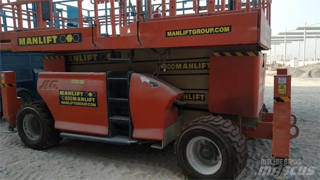 JLG 4394RT Nůžková zvedací plošina