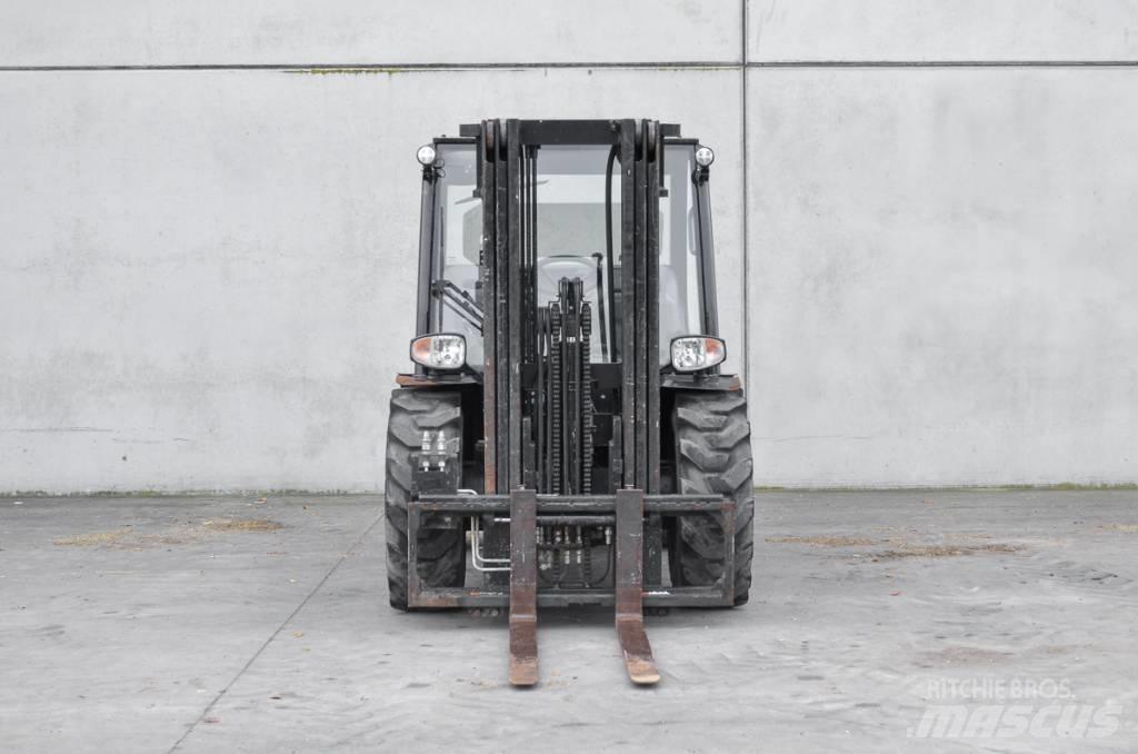 Manitou MC 25-4 D Dieselové vozíky