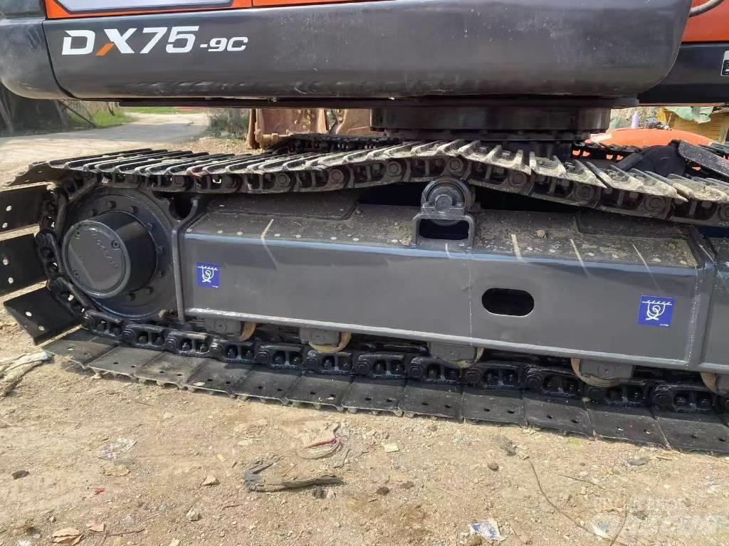Doosan DX 75-9 C Midi rýpadla 7t - 12t