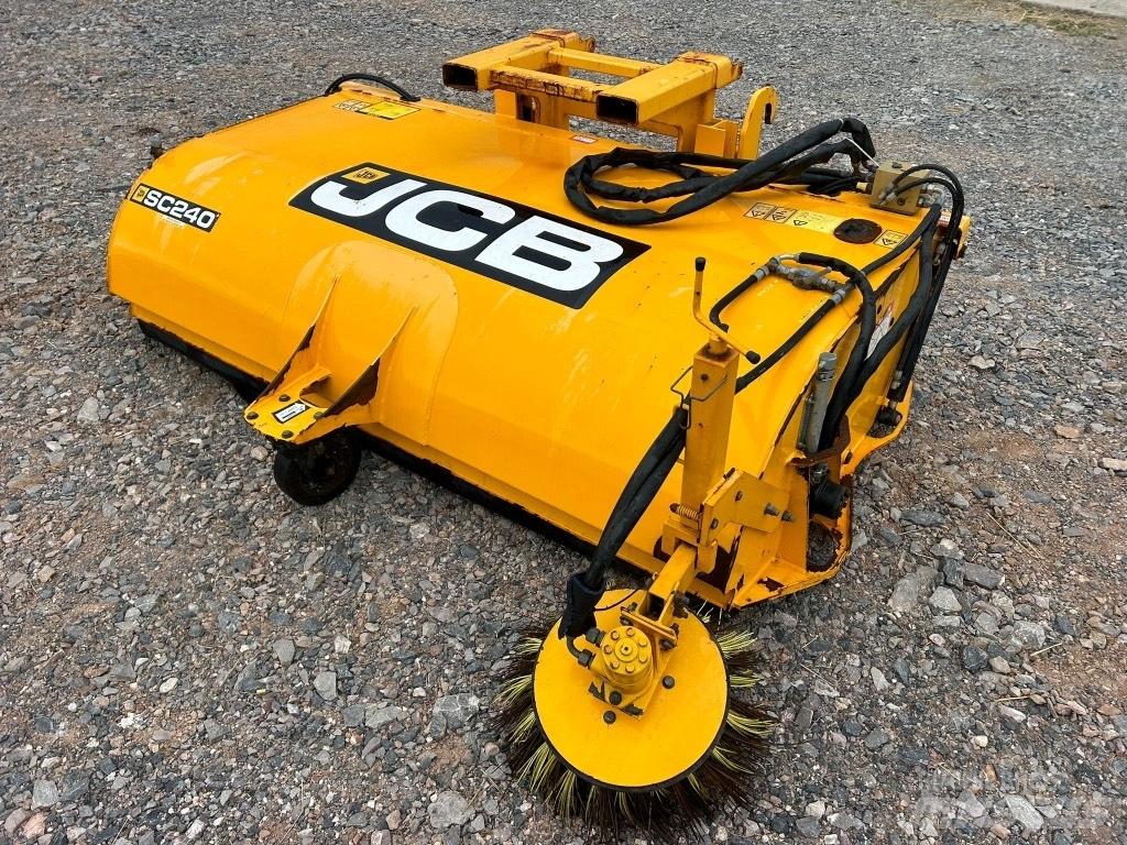 JCB SC 240 Zametací kartáče