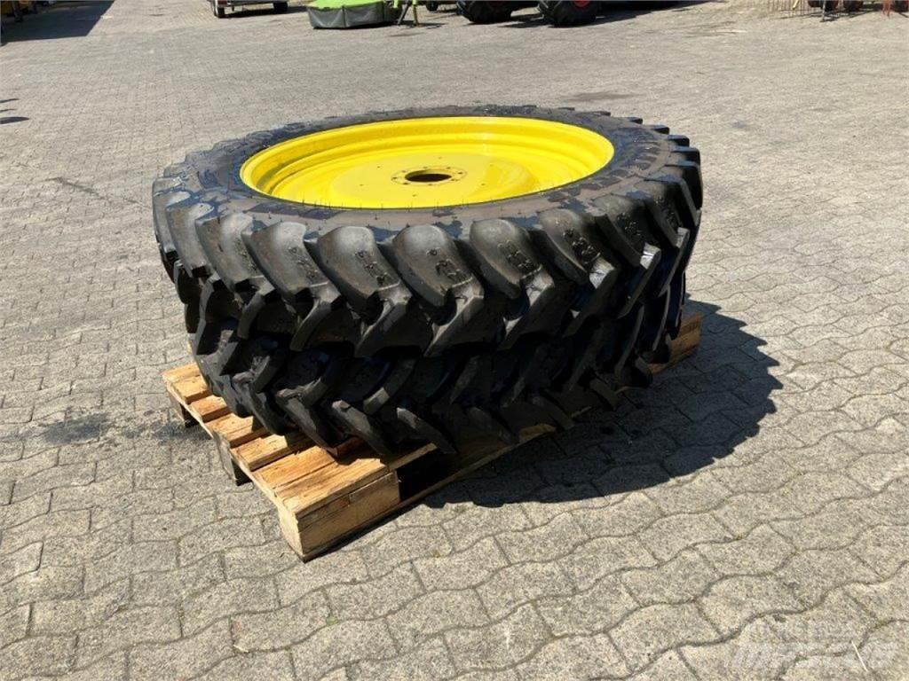 BKT 320/90R42 Pneumatiky, kola a ráfky
