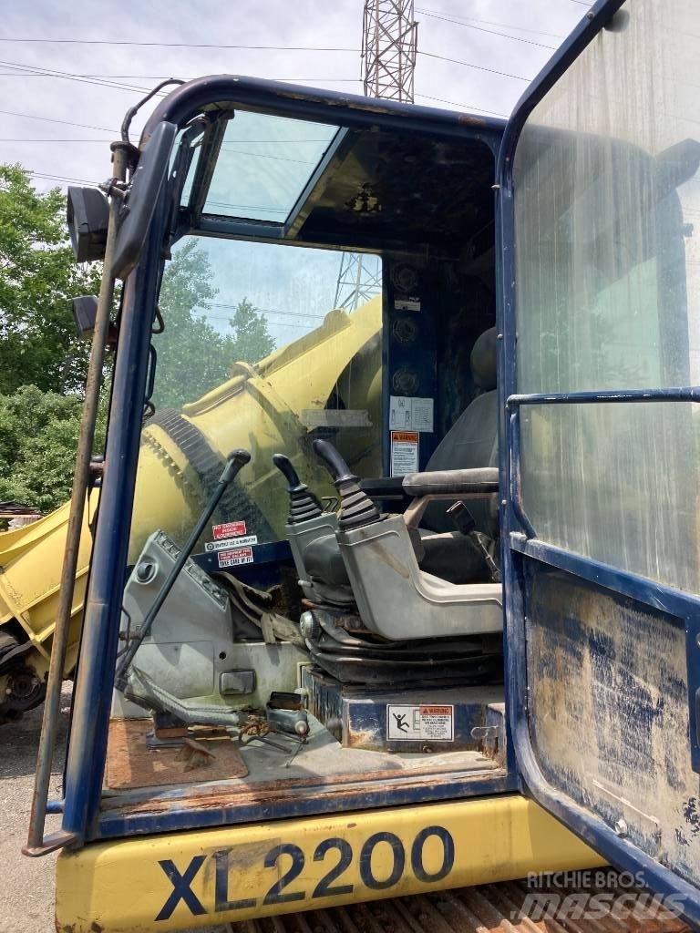 Gradall XL 2200 Pásová rýpadla