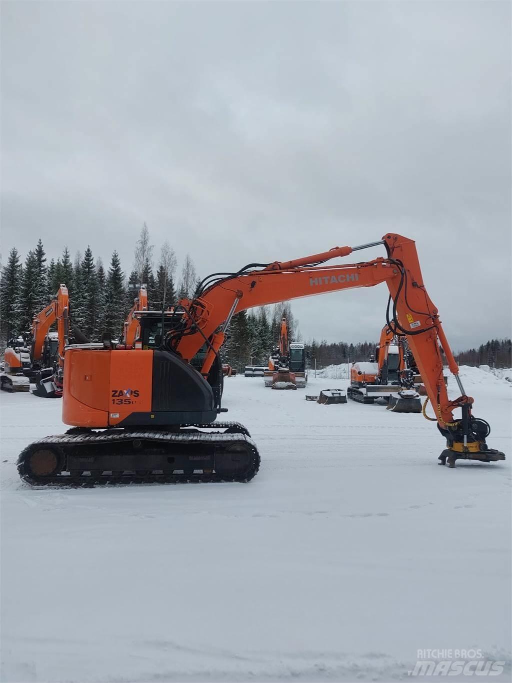 Hitachi ZX135US-5B Pásová rýpadla