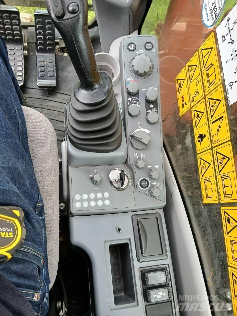 Hitachi ZX 135 US-6 Pásová rýpadla