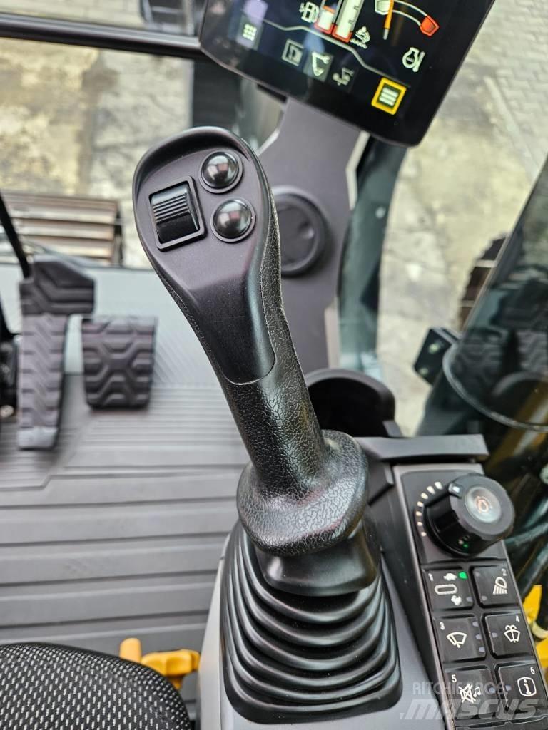 CAT 320 Pásová rýpadla