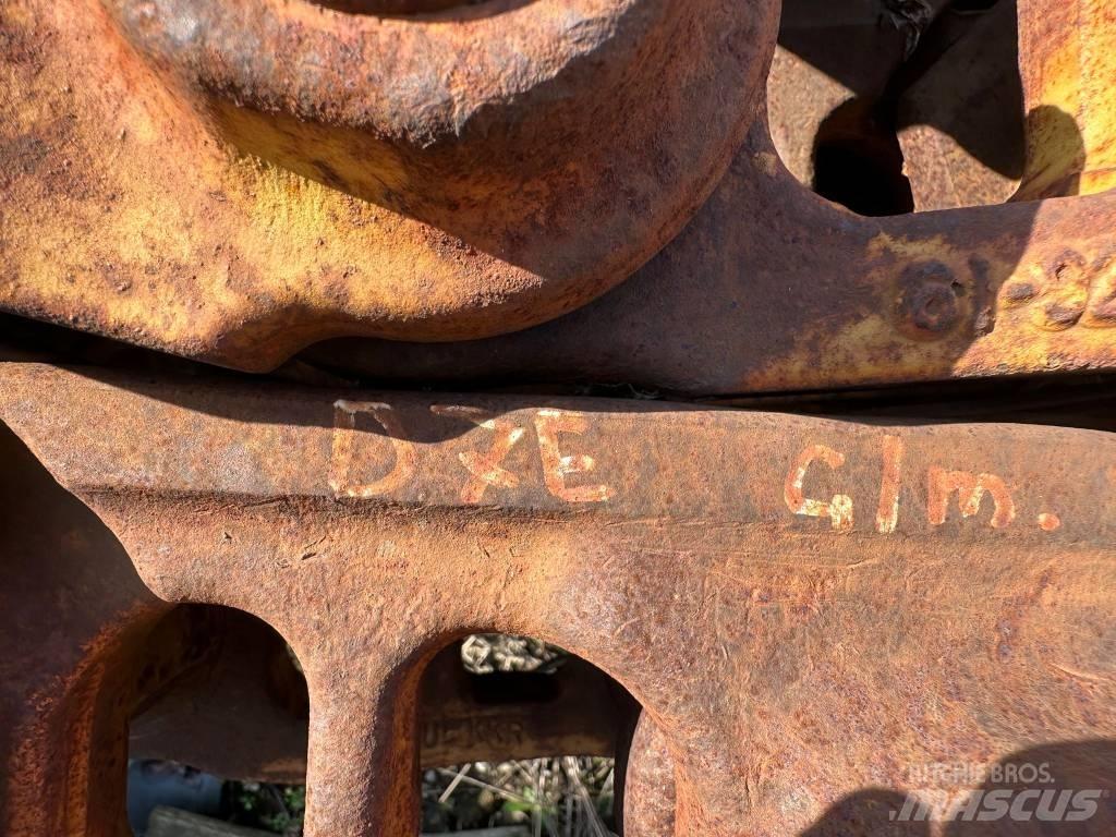 CAT D 6 R Pásy, řetězy a podvozek
