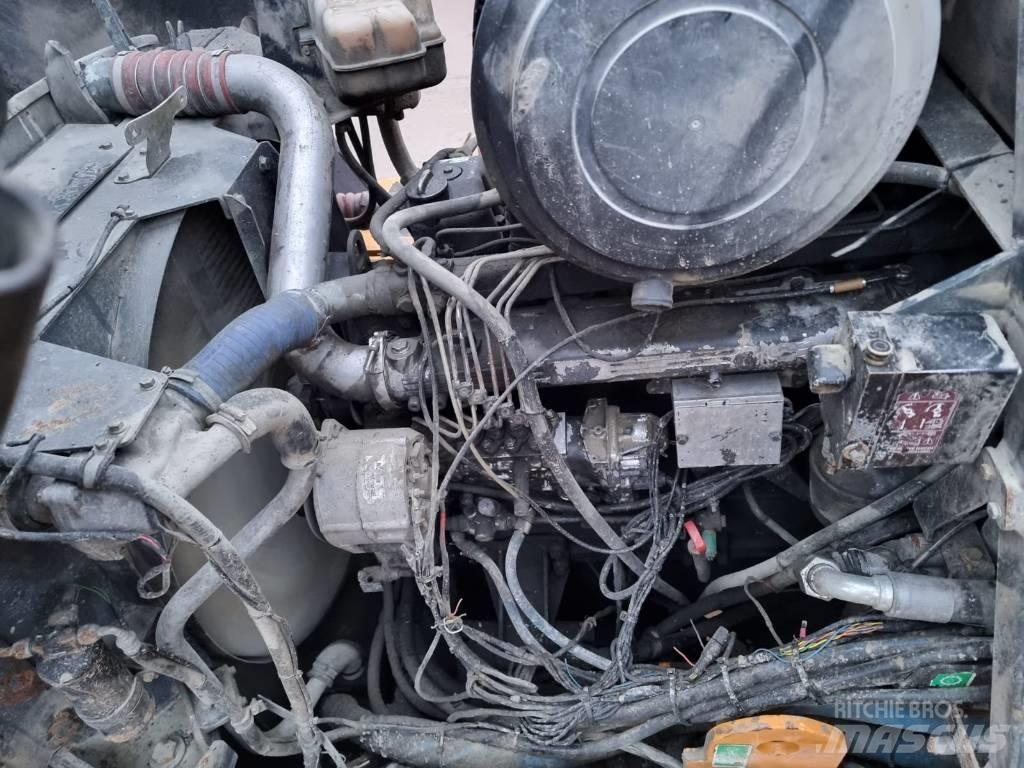 Moxy MT 31 6x6 Kloubové dempry