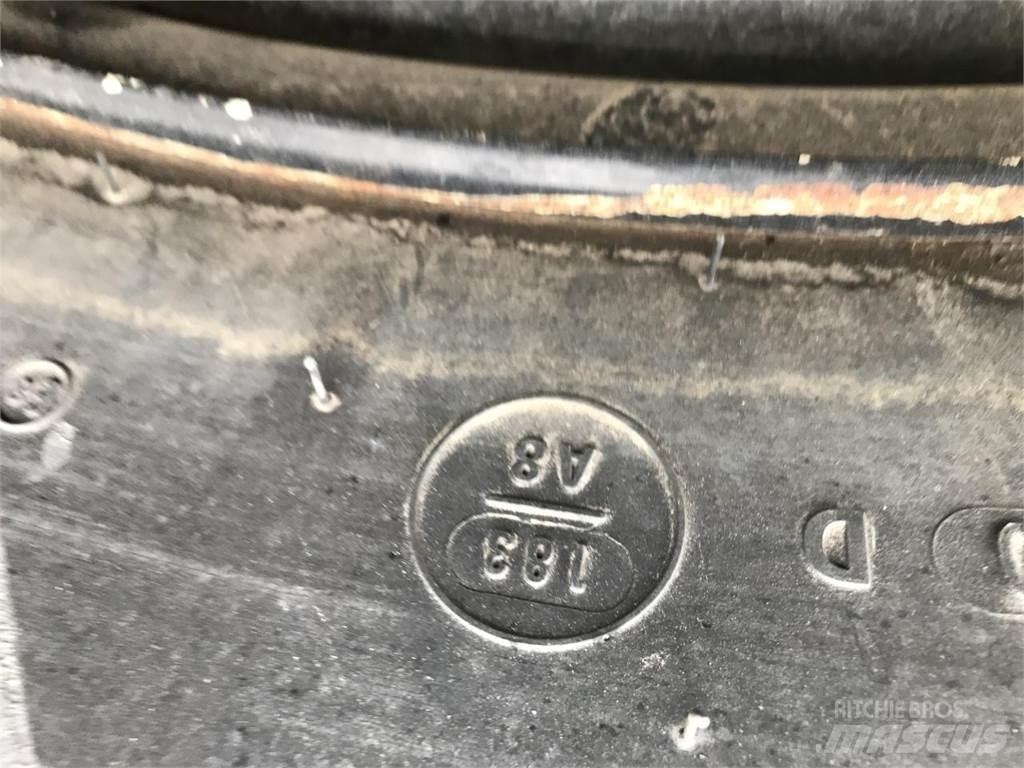 Mitas 680/80R42 Pneumatiky, kola a ráfky
